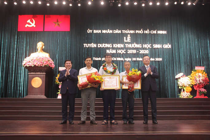 Từng thất bại đến những huy chương Toán quốc tế danh giá