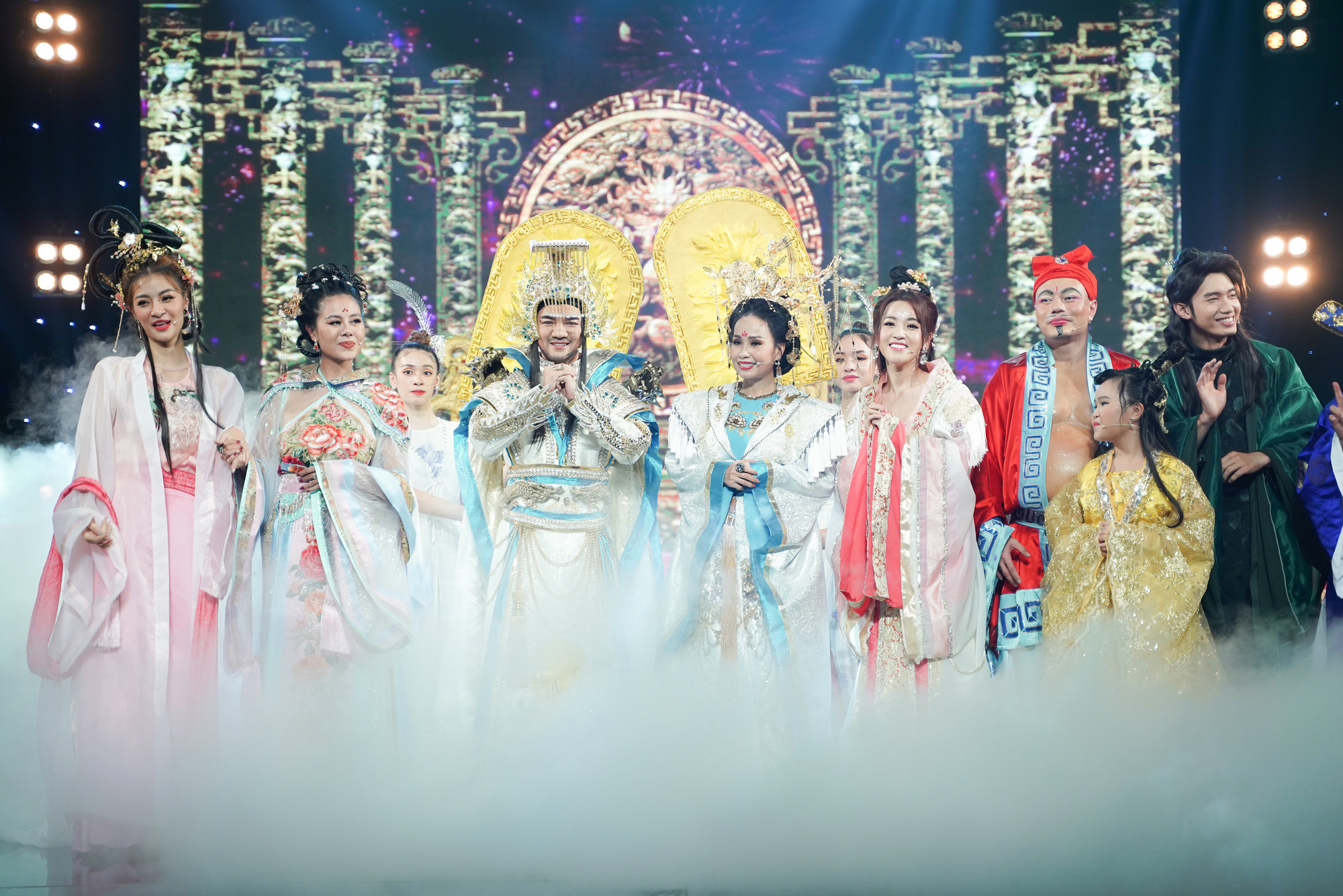 Á hậu đấu nhau bằng rap