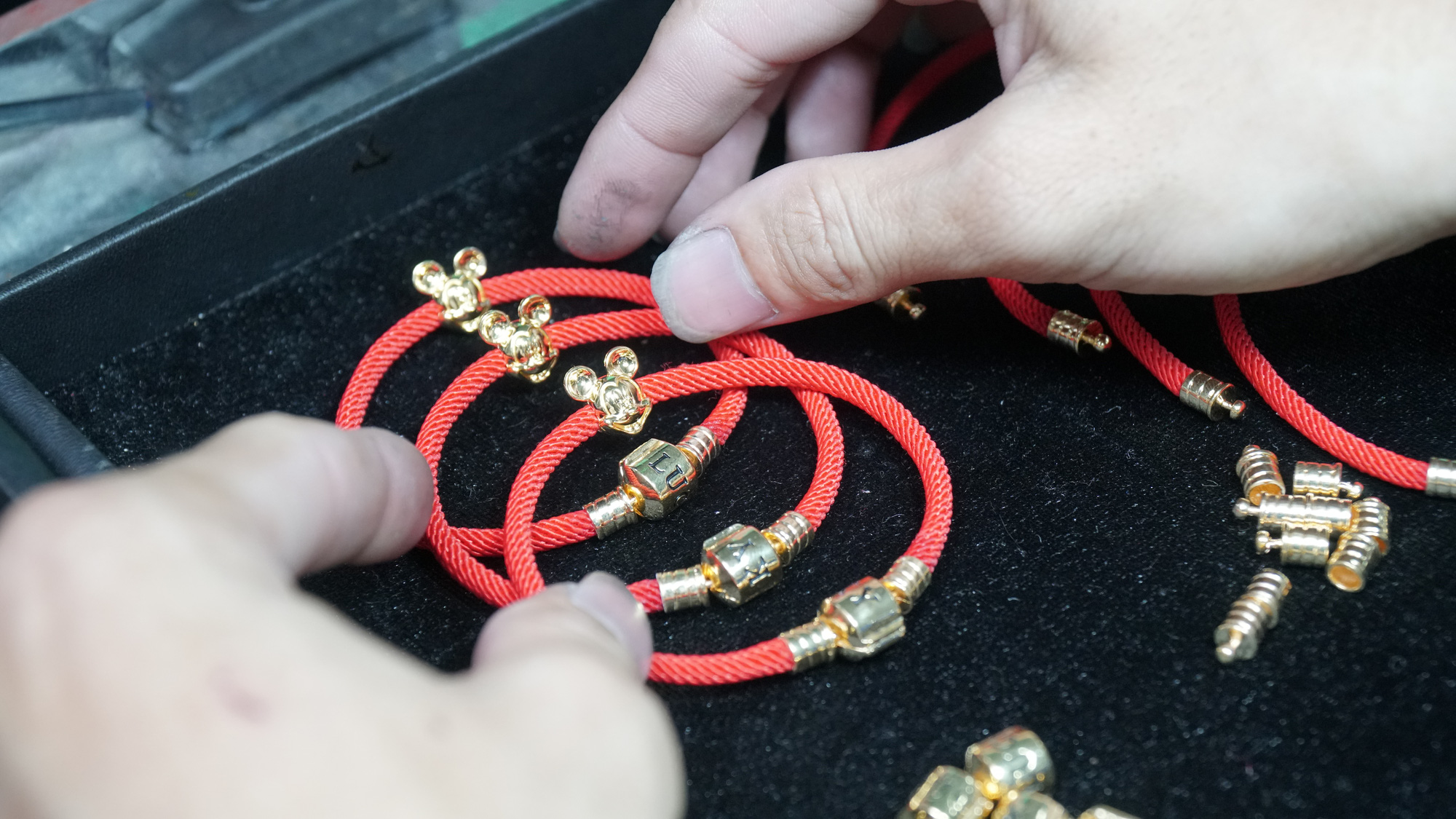Trước ng&agrave;y Thần T&agrave;i, tr&acirc;u v&agrave;ng 9999 tr&agrave;n ngập thị trường - Ảnh 7.