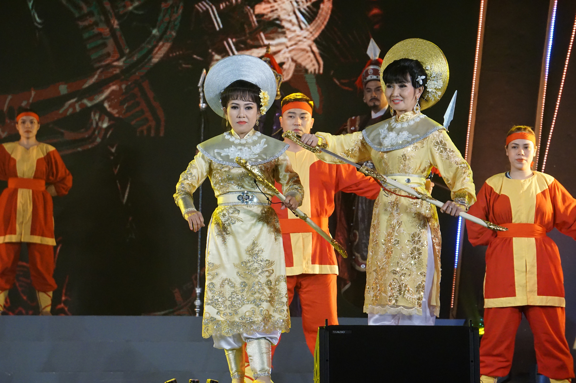 Chương trình sân khấu hóa Chiến thắng Đống Đa lịch sử đầy cảm xúc - Ảnh 2.