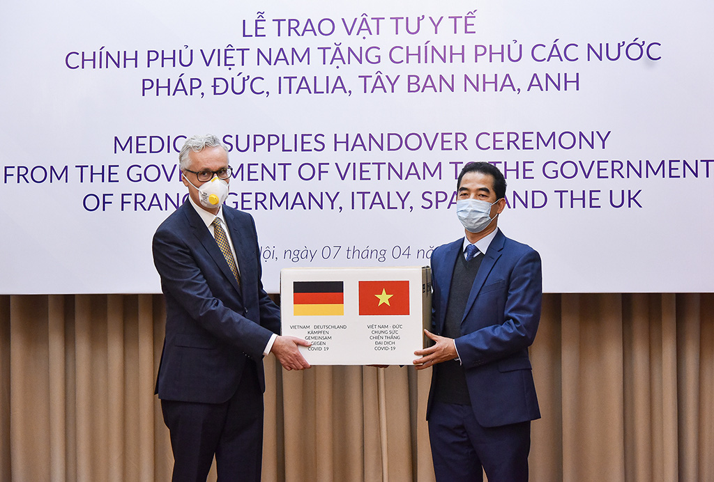 Những khoảng khắc đáng nhớ của đối ngoại 2020 - Ảnh 4.