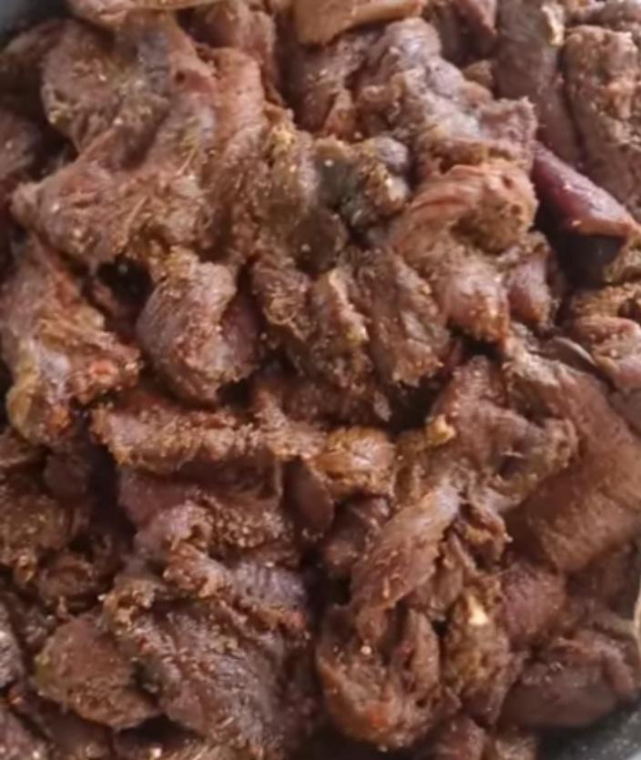 B&agrave;i dự thi &ldquo;Nh&agrave; m&igrave;nh ng&agrave;y Tết&rdquo;: Ng&agrave;y Tết thưởng thức m&oacute;n thịt tr&acirc;u g&aacute;c bếp của bố - Ảnh 2.