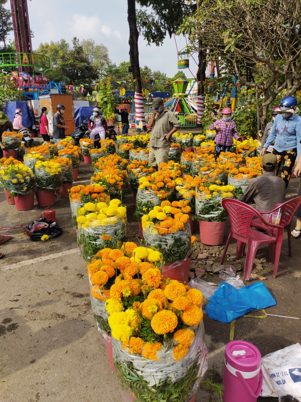 Làm báo cùng Báo Người Lao Động: TP Thủ Đức đón Tết thời Covid-19 - Ảnh 1.