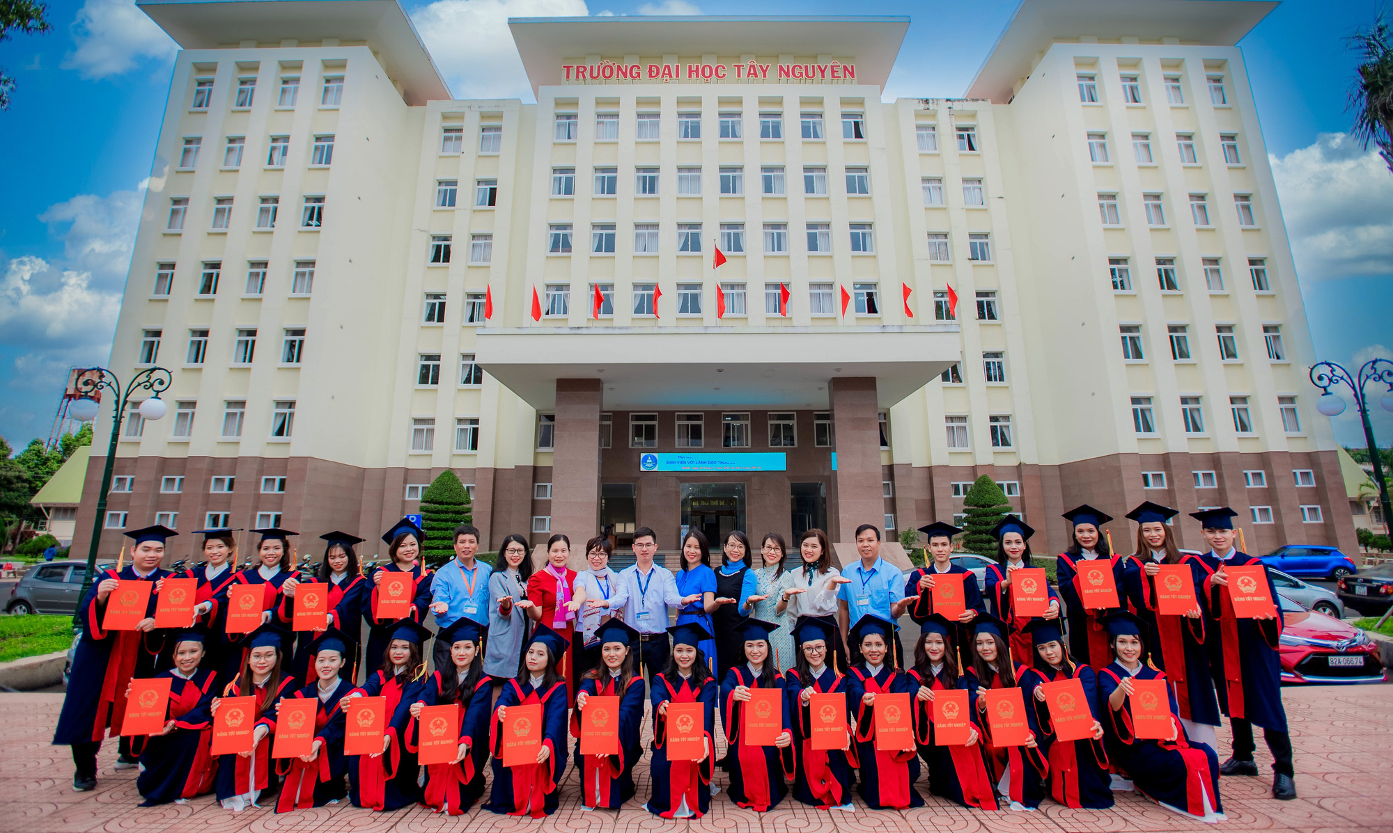 Tỉnh cho học, hơn 8.000 sinh viên Trường ĐH Tây Nguyên vẫn chưa tập trung