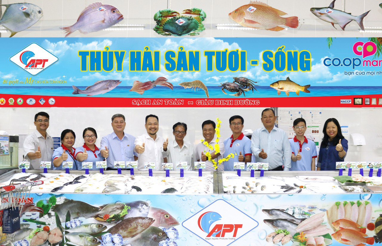 Đầu năm nghe doanh nghiệp kể chuyện vượt b&atilde;o Covid-19 - Ảnh 2.