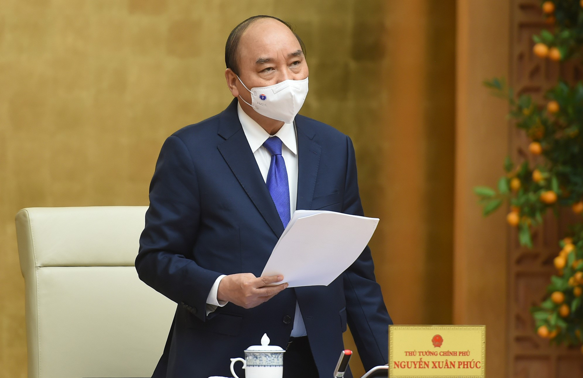 Thủ tướng Nguyễn Xuân Phúc chủ trì họp giao ban về tình hình Tết, phòng chống Covid-19