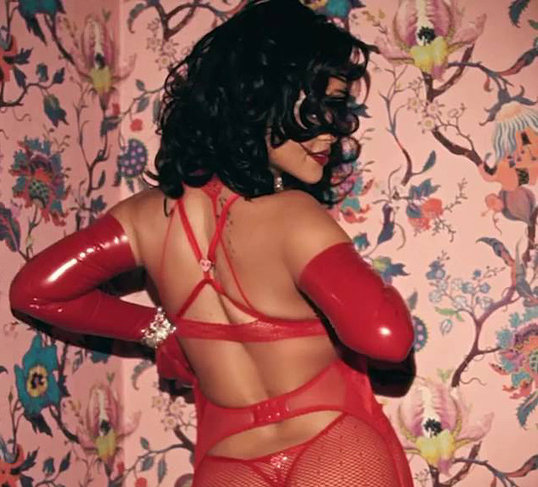 Rihanna t&aacute;o bạo với nội y xuy&ecirc;n thấu - Ảnh 2.