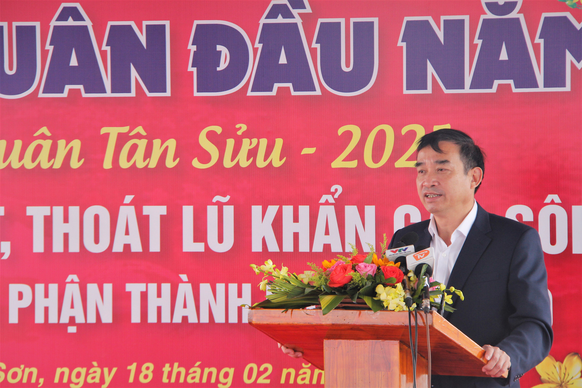 Chủ tịch UBND TP Đ&agrave; Nẵng th&uacute;c tiến độ dự &aacute;n nạo v&eacute;t s&ocirc;ng Cổ C&ograve; nối Đ&agrave; Nẵng &ndash; Quảng Nam - Ảnh 2.