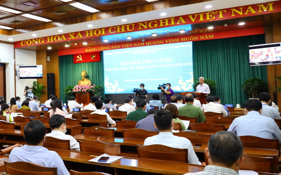 Người d&acirc;n TP HCM bức x&uacute;c trước t&igrave;nh trạng bắn ph&aacute;o hoa tự ph&aacute;t - Ảnh 1.
