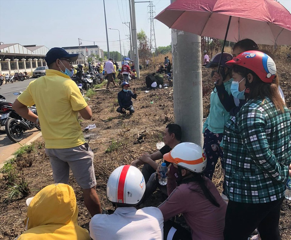 Bình Dương: Hàng trăm công nhân tá hỏa khi hay tin công ty giải thể - Ảnh 2.