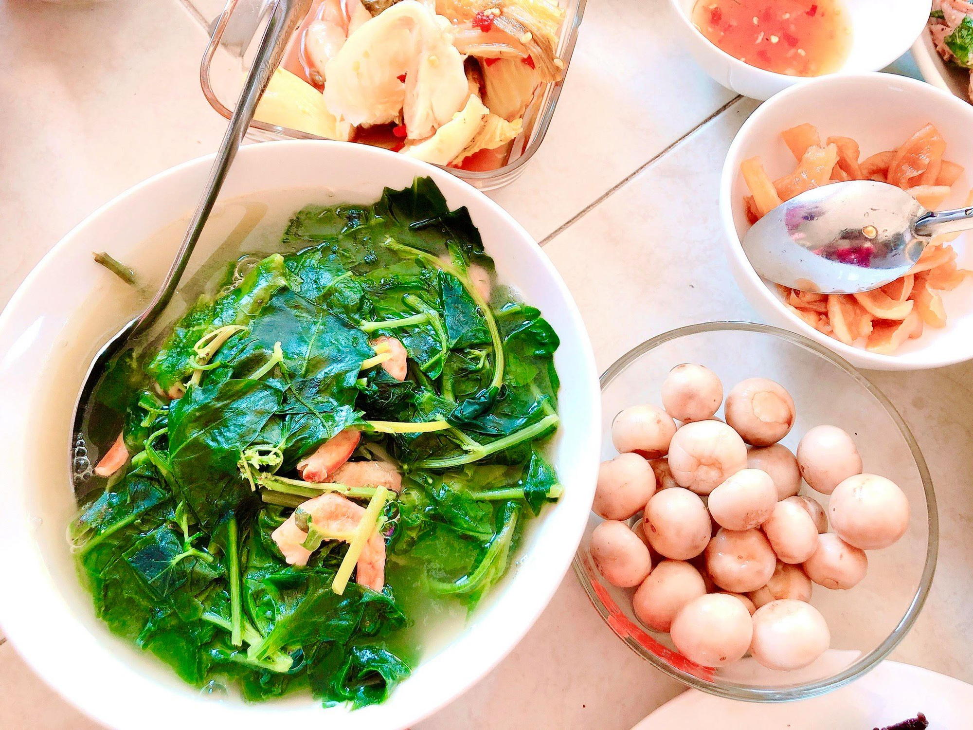 Bài dự thi "Nhà mình ngày Tết": Nhớ canh rau tập tàng