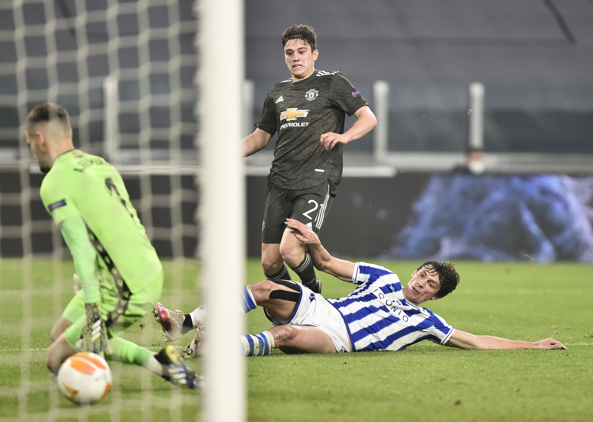 Man United đại ph&aacute; Sociedad, thắng tưng bừng Europa League  - Ảnh 6.