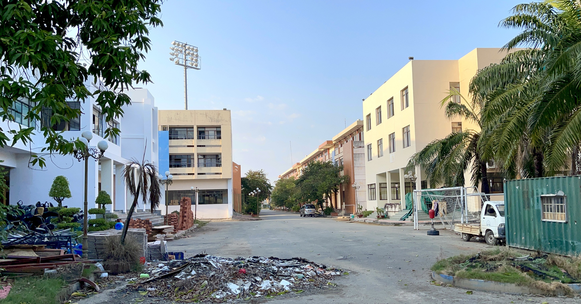 S&acirc;n Th&agrave;nh Long chờ thay da đổi thịt sau khi b&agrave;n giao cho S&agrave;i G&ograve;n FC - Ảnh 2.