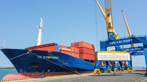 Thaco xuất khẩu hơn 200 &ocirc; t&ocirc; v&agrave; linh kiện phụ t&ugrave;ng trong ng&agrave;y ra qu&acirc;n đầu năm T&acirc;n Sửu - Ảnh 2.