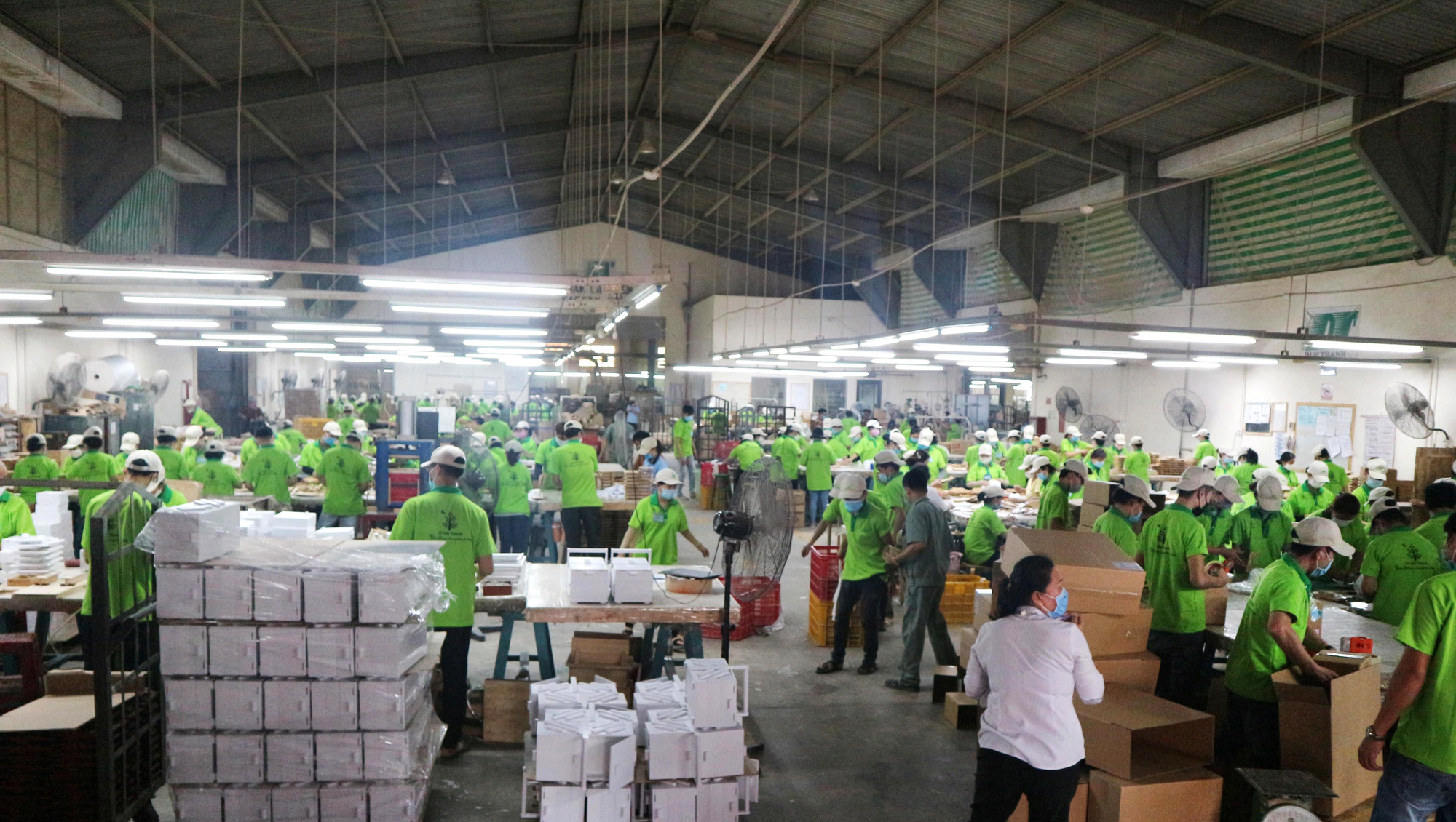 Gỗ Đức Th&agrave;nh nhận đơn h&agrave;ng cả triệu USD ngay sau Tết - Ảnh 1.