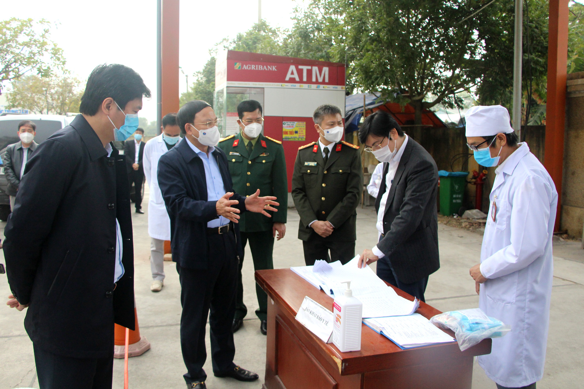 Bí thư Quảng Ninh trực tiếp có mặt tại tâm dịch Đông Triều - Ảnh 2.