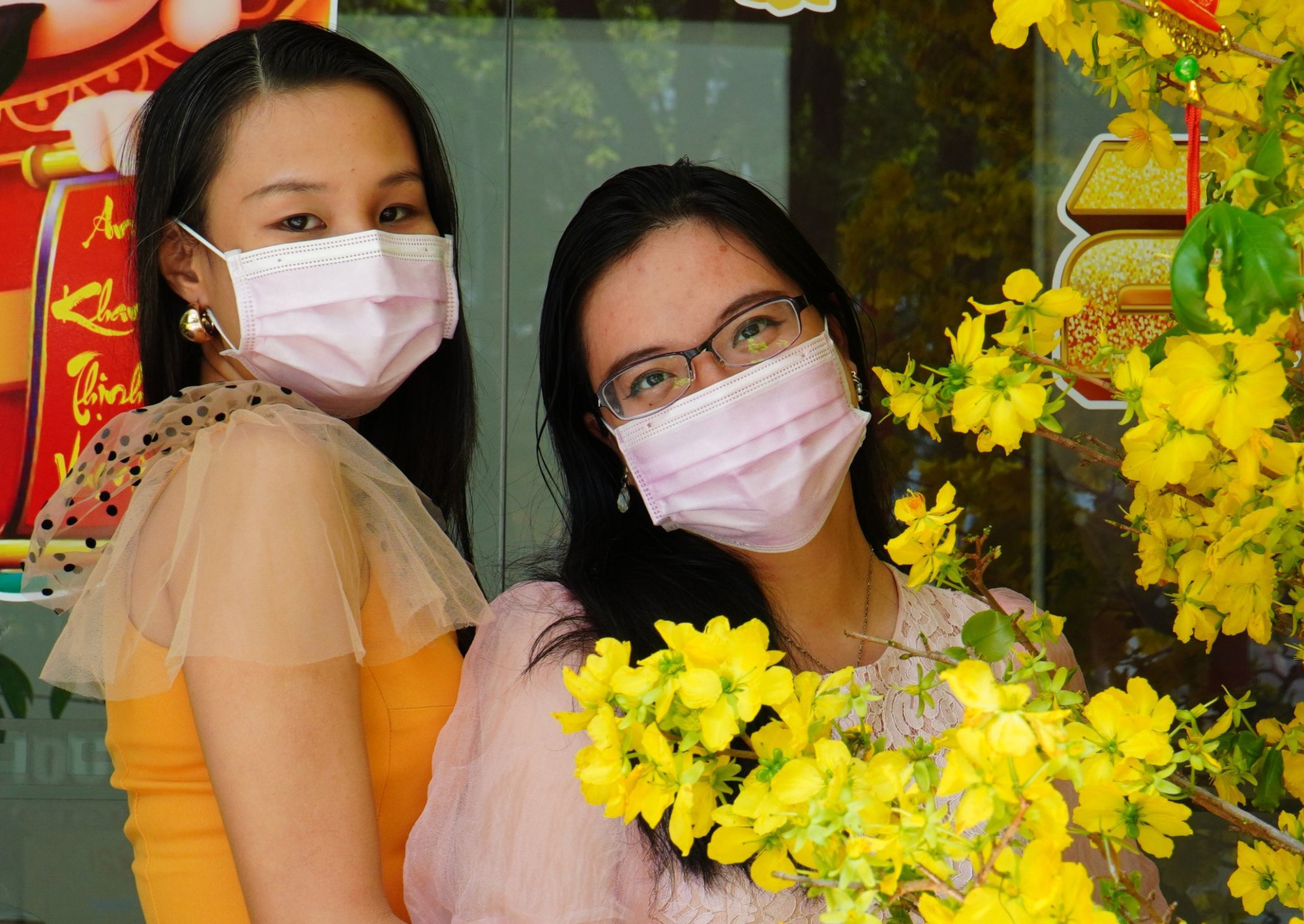 Những đôi mắt biết cười