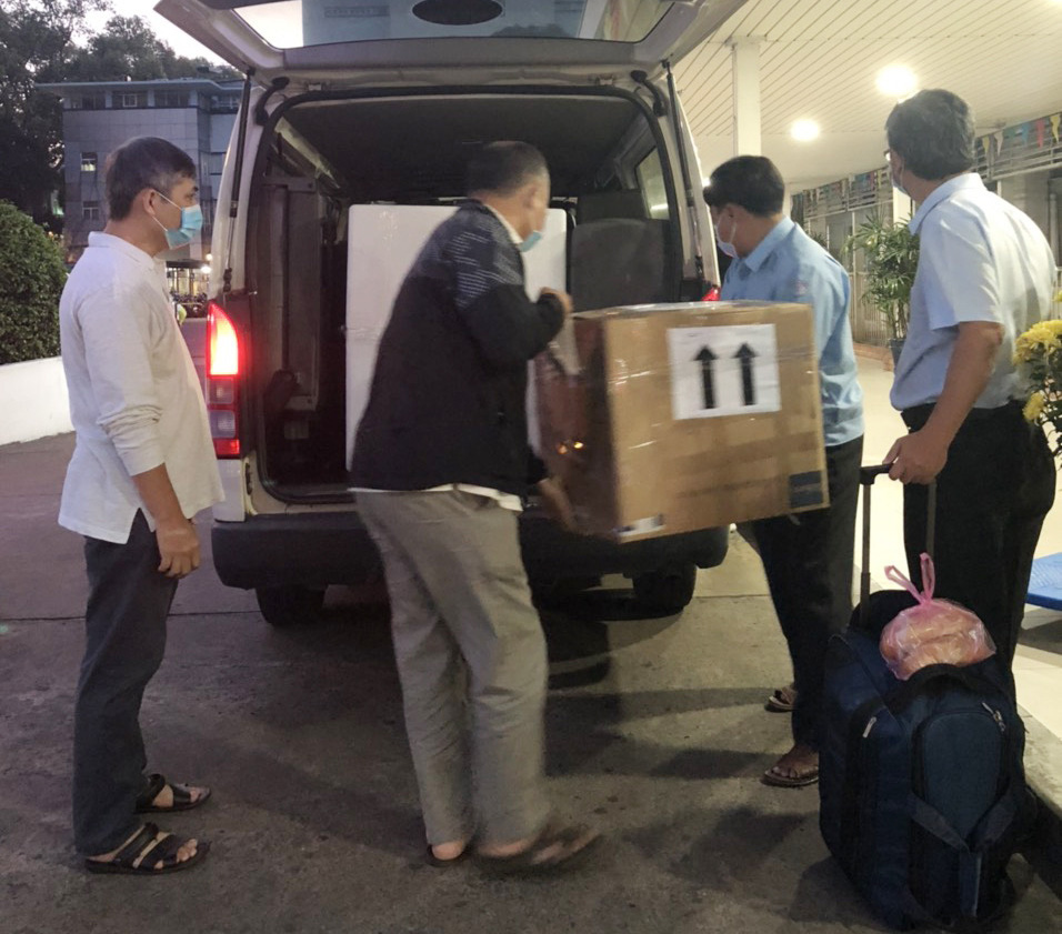Bệnh viện Chợ Rẫy chi viện đội phản ứng nhanh chống dịch Covid-19 ra Hải Dương
