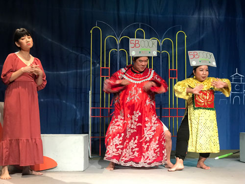 Sân khấu tìm cách "sống chung" với dịch