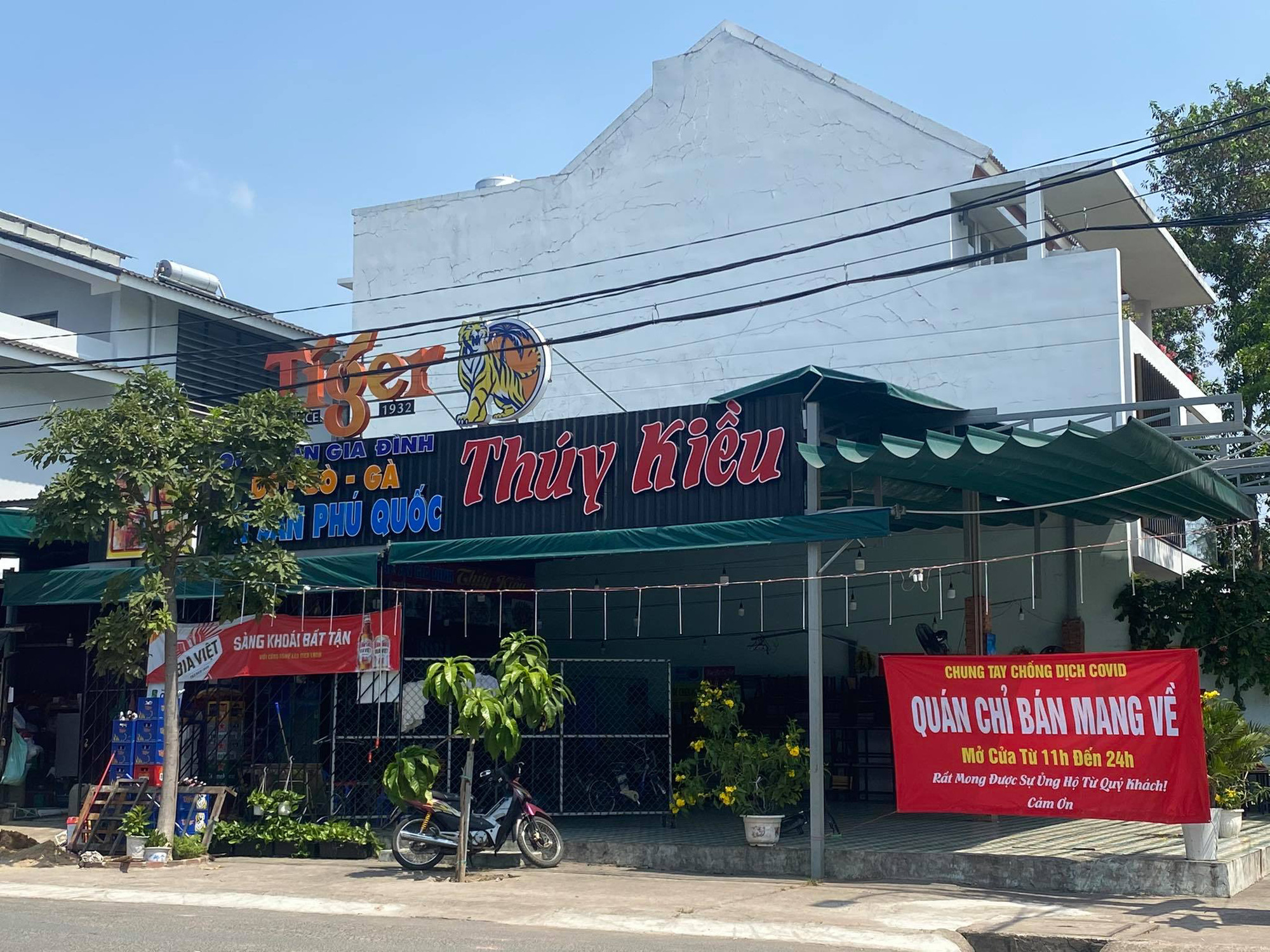 TP HCM: Qu&aacute;n ăn kh&ocirc;ng chấp h&agrave;nh ph&ograve;ng, chống dịch bị xử phạt 25 triệu đồng - Ảnh 5.