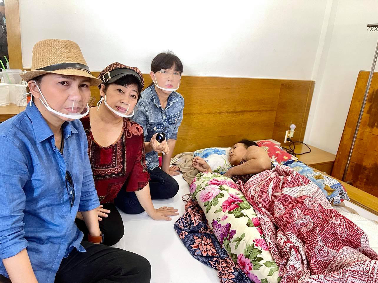 Nghệ sĩ Phương Dung và nhóm Ngũ Long du ký khởi động Thương đời gạo chợ nước sông - Ảnh 3.