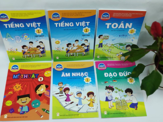 NÓNG: TP HCM chính thức phê duyệt danh mục sách giáo khoa lớp 2, lớp 6