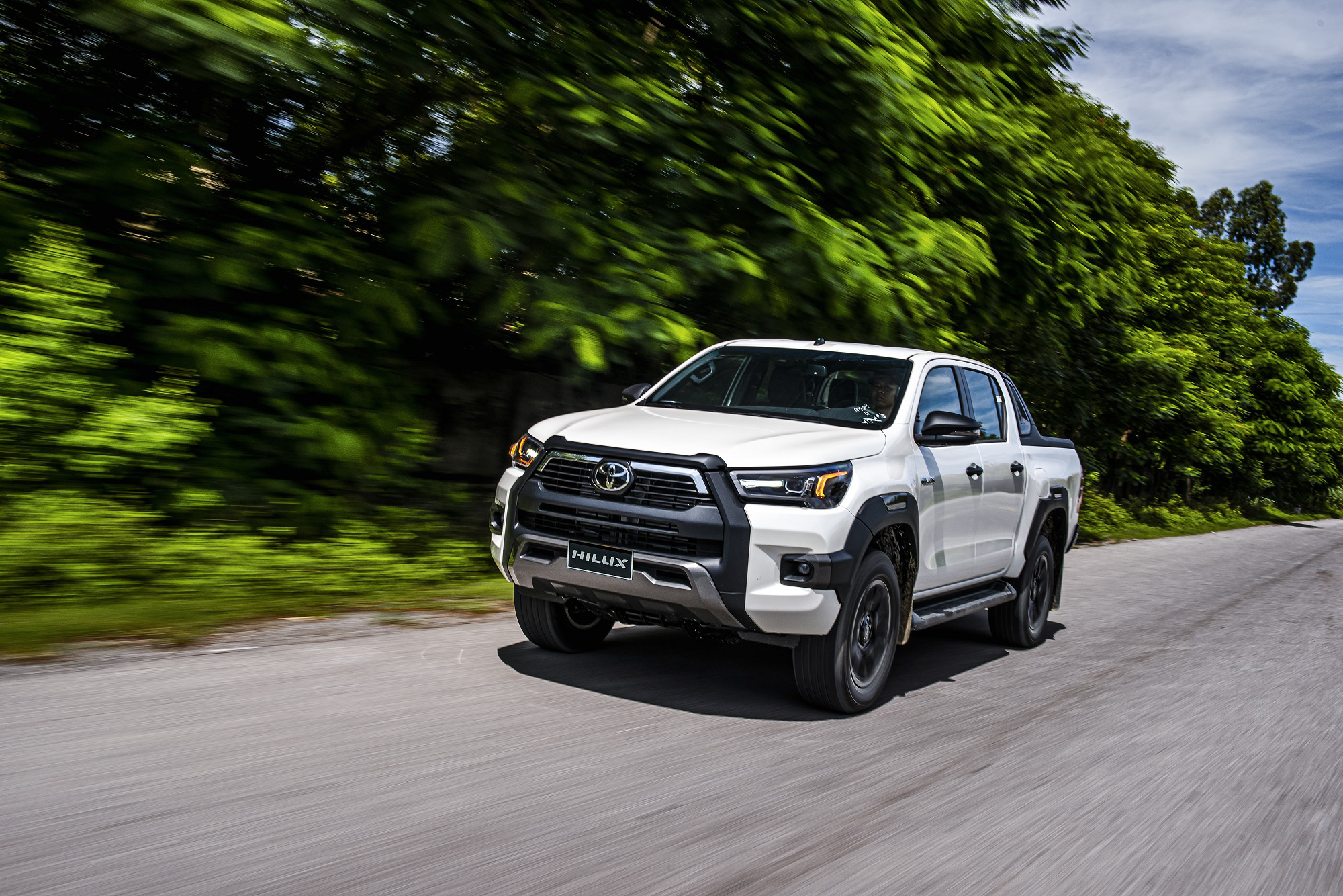 Gần 2.000 xe bán tải Toyota Hilux bị lỗi bầu trợ lực phanh