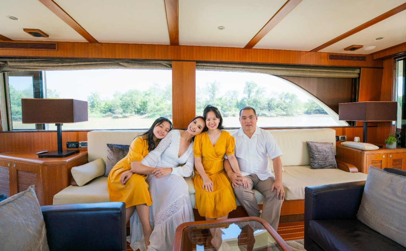 Th&uacute;y Hạnh mong ở gần bố mẹ nhiều hơn - Ảnh 1.