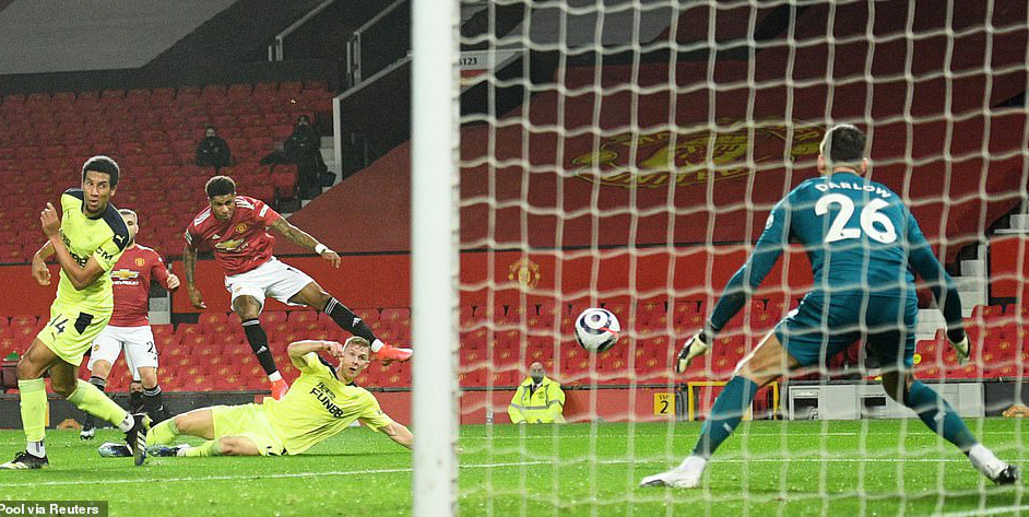 Thắng thuyết phục Newcastle, Man United mạnh mẽ về ng&ocirc;i nh&igrave; bảng - Ảnh 3.