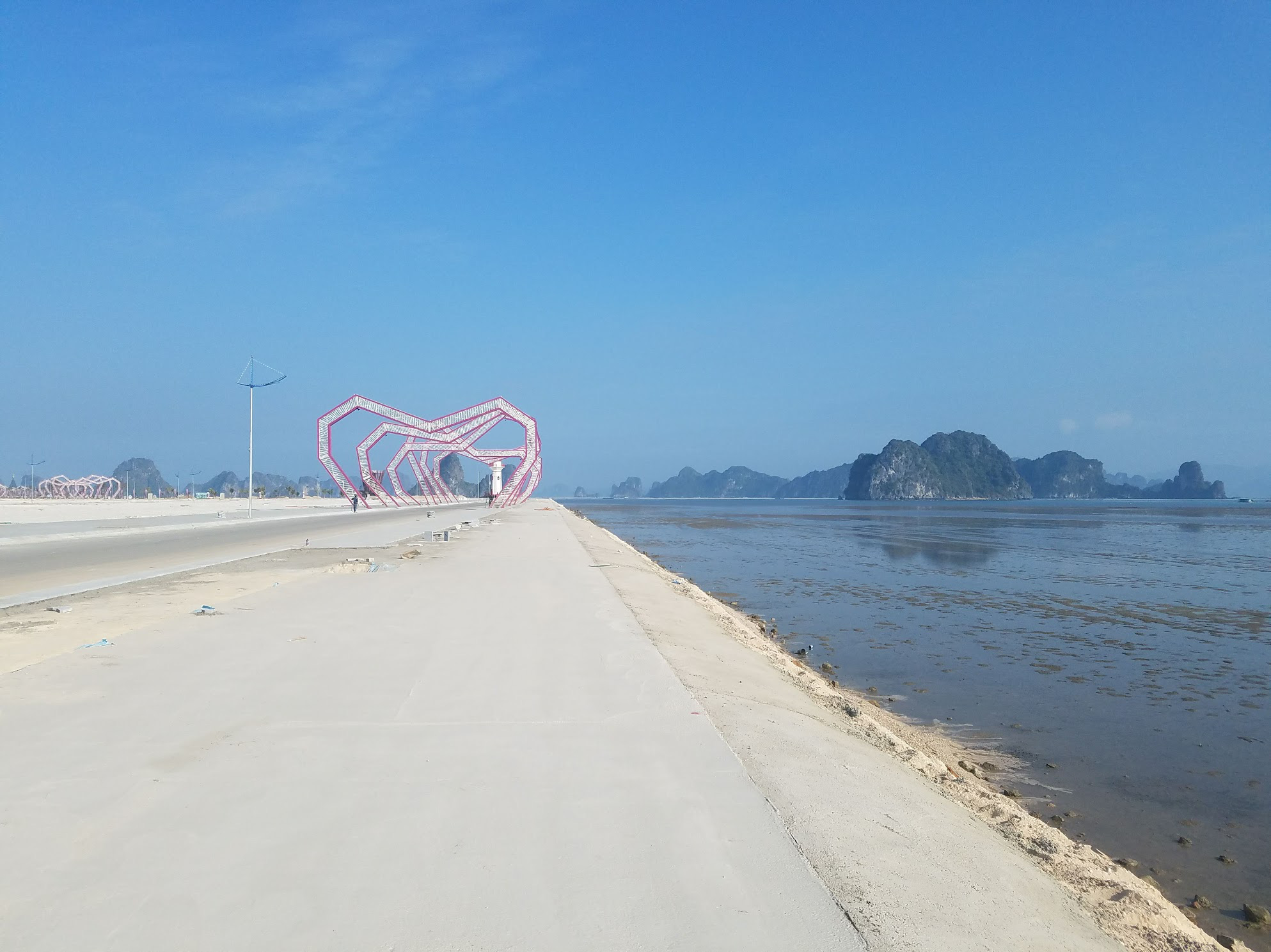 Lợi dụng chính quyền lo dập dịch Covid-19, doanh nghiệp đổ đất, lấn biển trái phép - Ảnh 3.