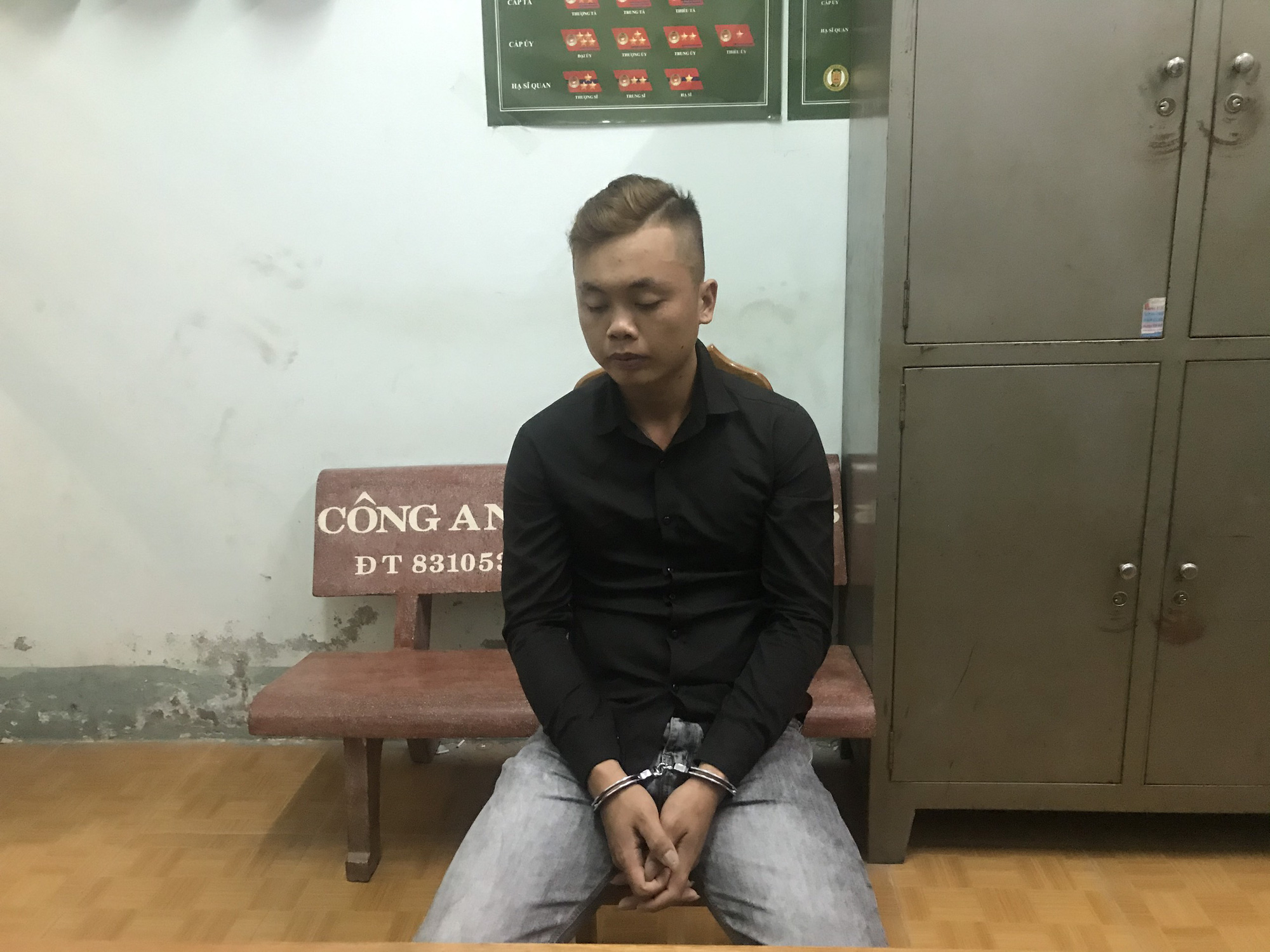 C&ocirc;ng an bắt tại trận 2 kẻ l&agrave;m &ldquo;chuyện &aacute;c&rdquo; trong đ&ecirc;m - Ảnh 1.