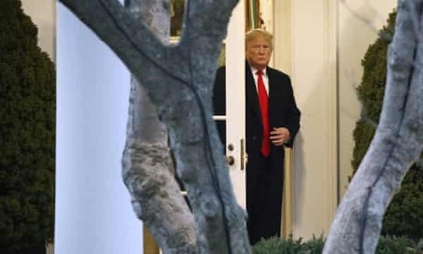 Ông Trump chỉ trích tới tấp Tòa án Tối cao Mỹ