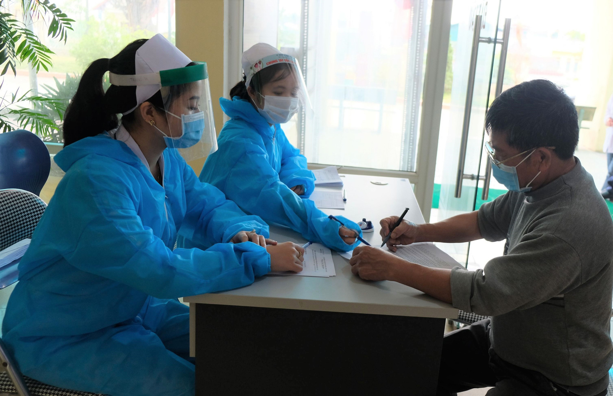 Nguy&ecirc;n nh&acirc;n tử vong của người đ&agrave;n &ocirc;ng sốt cao nhiều ng&agrave;y sau khi về từ TP HCM - Ảnh 2.