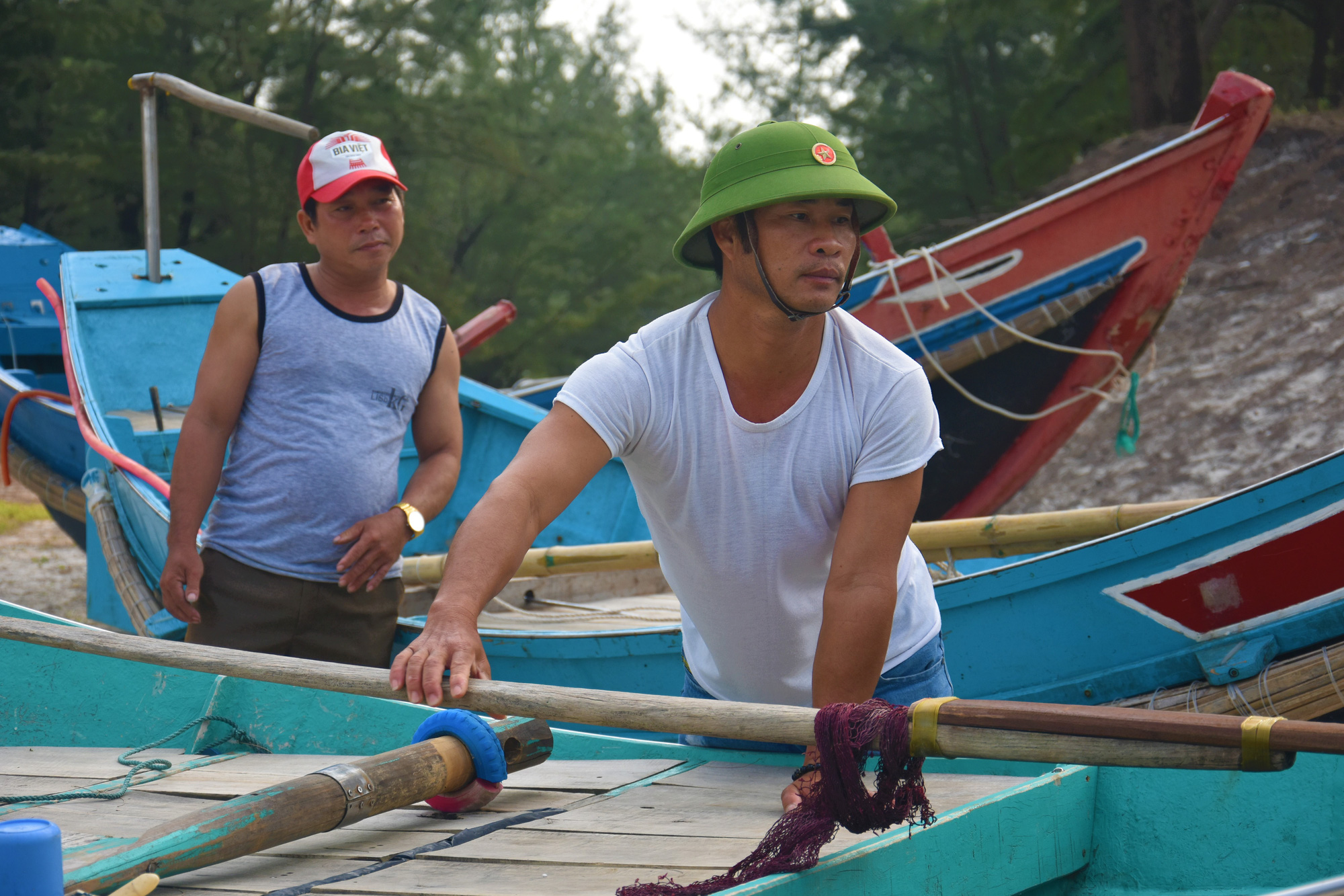 CH&Ugrave;M ẢNH: Chuyến x&ocirc;ng biển đầu năm của ngư d&acirc;n Quảng B&igrave;nh - Ảnh 9.