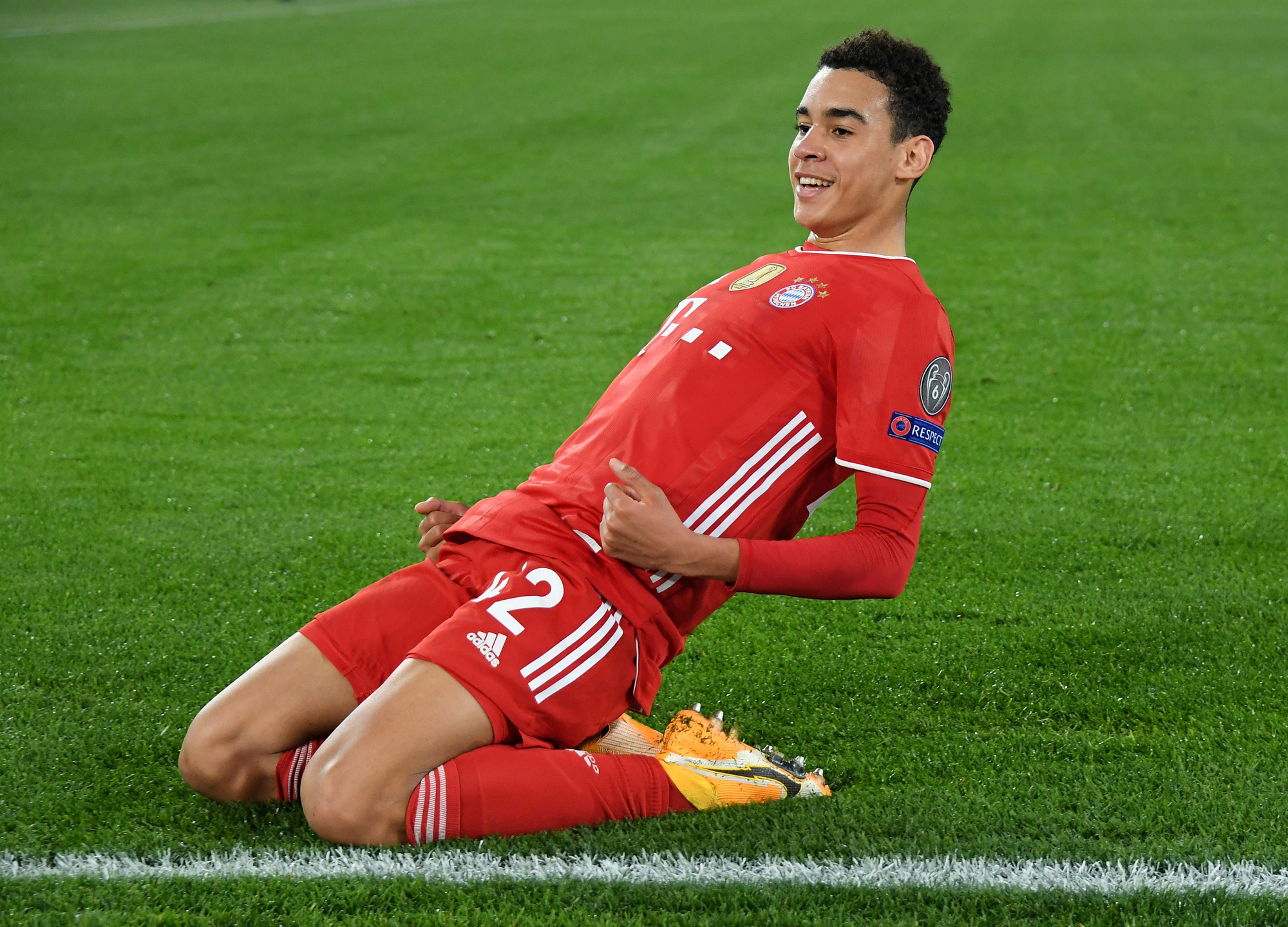 Bayern Munich dội mưa bàn thắng, chủ nhà Lazio thua tan tác - Ảnh 2.