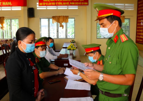 Chủ hụi chiếm đoạt hơn 1 tỉ đồng để lấy tiền nuôi heo