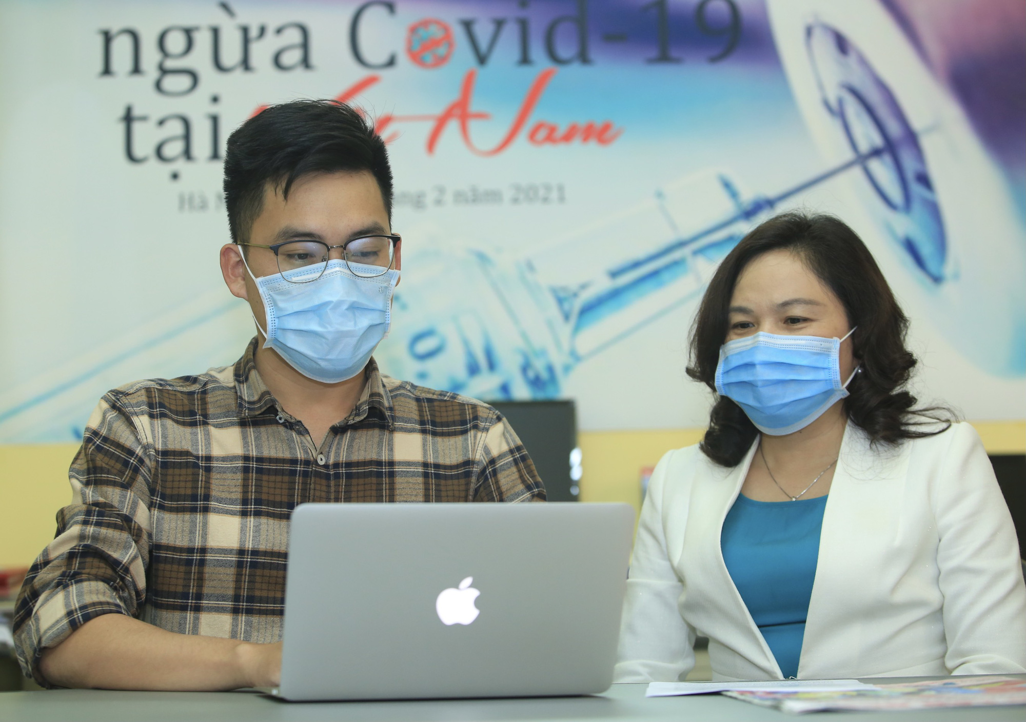 Giao lưu trực tuyến "Tiêm vắc-xin ngừa Covid-19 tại Việt Nam"