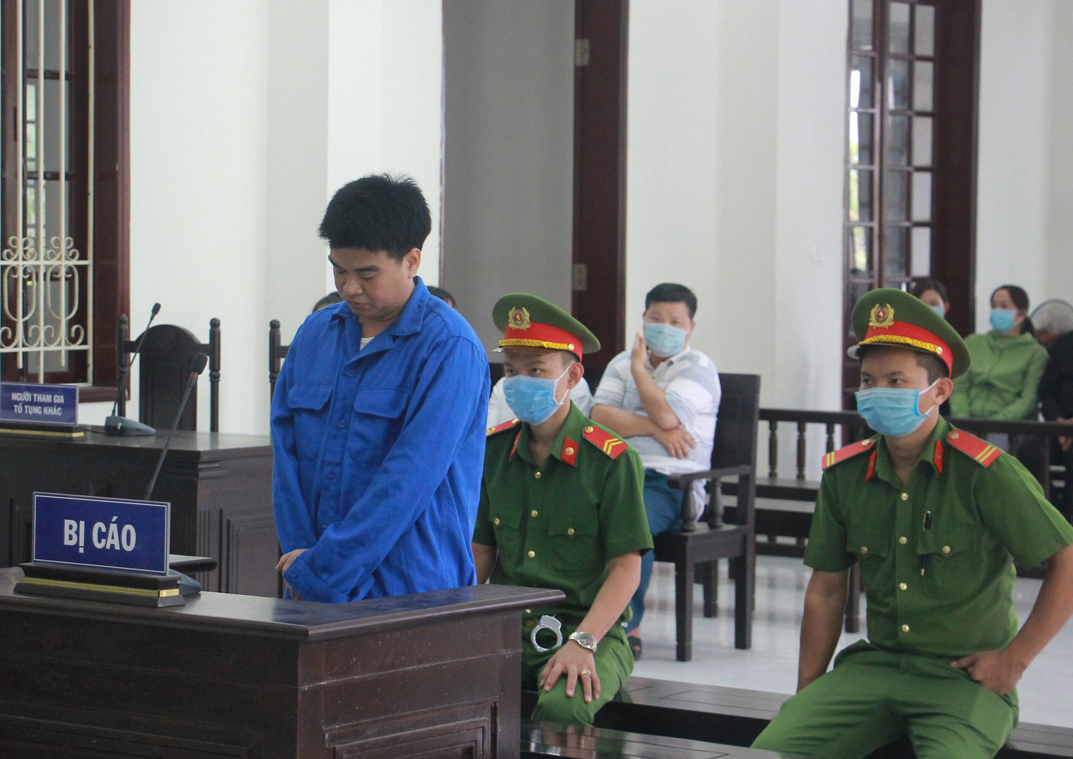 50 người bị nguyên phó giám đốc văn phòng đăng ký đất đai lừa 42 tỉ đồng