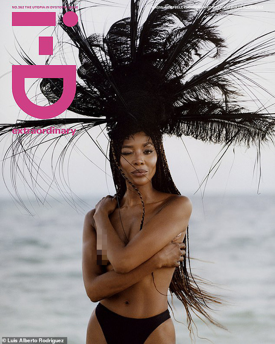 &ldquo;B&aacute;o đen&rdquo; Naomi Campbell khoe vẻ hoang d&atilde; v&agrave; quyến rũ - Ảnh 5.