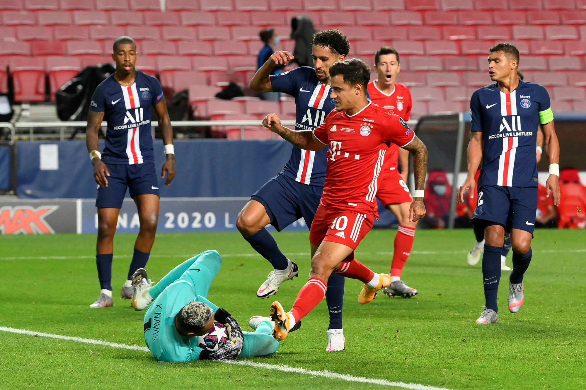 Xuất khẩu trận chung kết UEFA Champions League sang… New York - Ảnh 8.