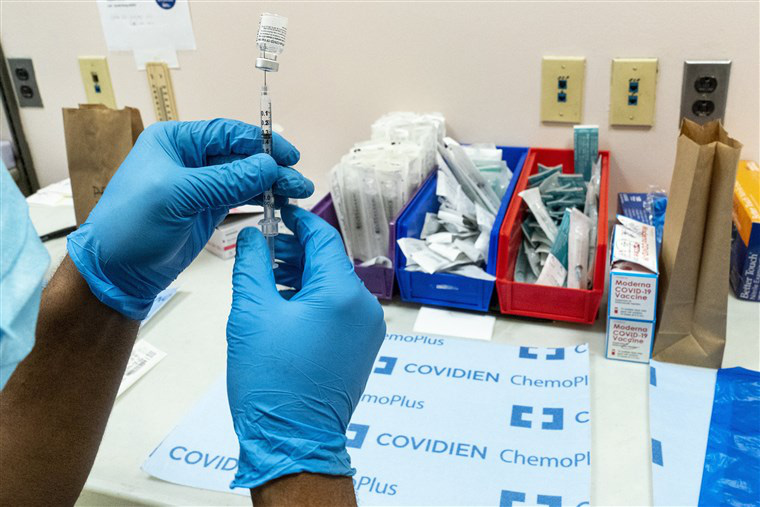 Kiểm nghiệm trên 0,5 triệu người: Vắc-xin Pfizer hiệu quả 94%