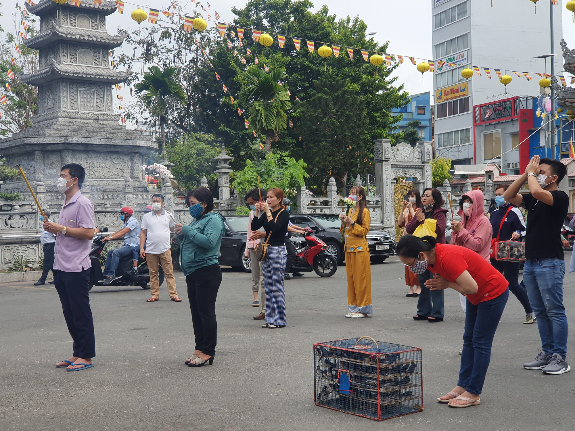 Cận cảnh viếng chùa Vĩnh Nghiêm, Việt Nam Quốc Tự, Phước Hải rằm tháng Giêng - Ảnh 4.