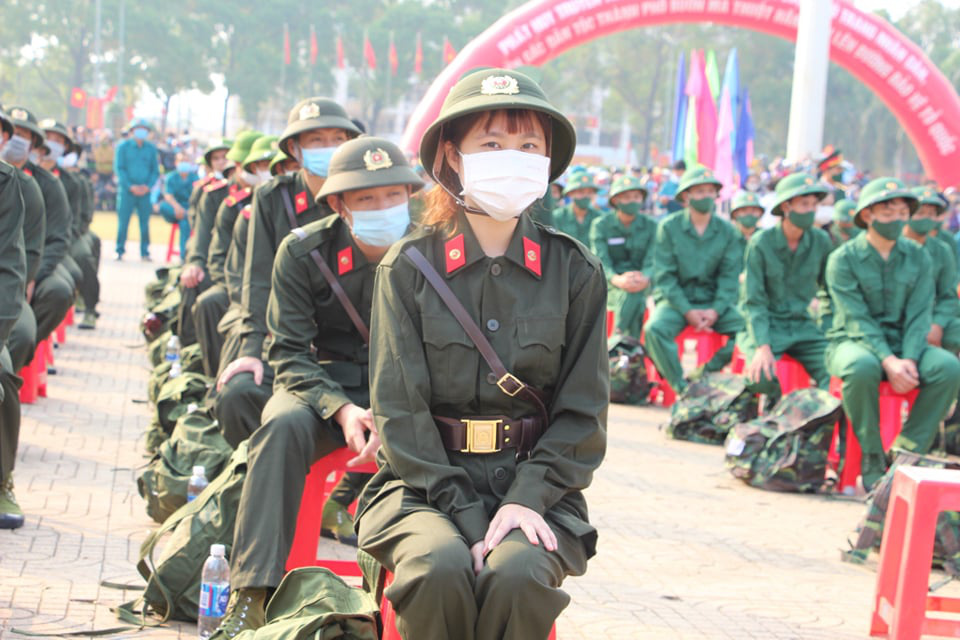 Nữ tân binh: Nghĩa vụ bảo vệ Tổ quốc không chỉ của riêng nam giới - Ảnh 3.
