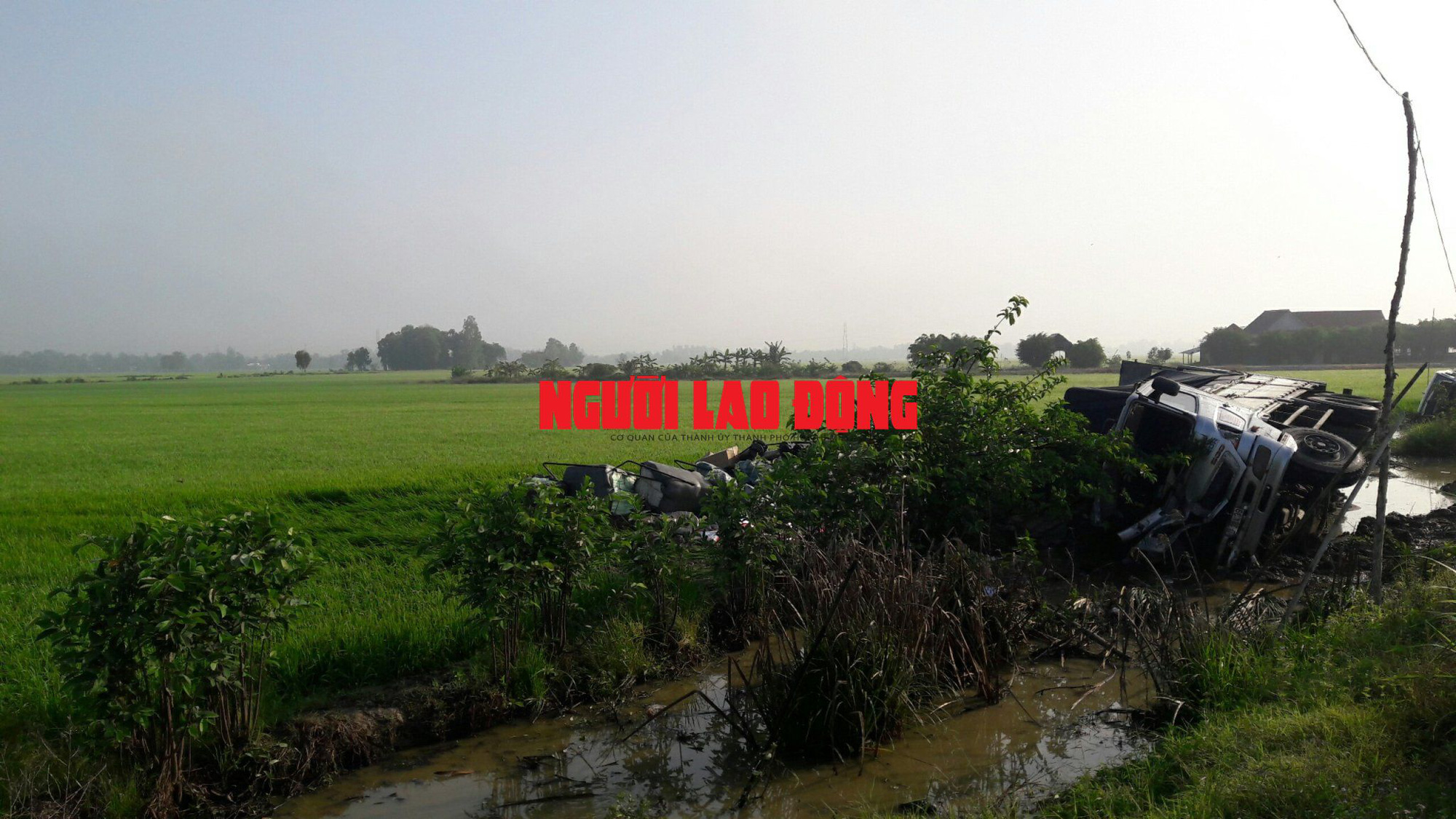Xe tải tông xe khách chở đoàn hành hương: Thêm 1 người chết