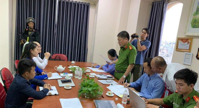 Công an TP HCM thu giữ 20 thỏi màu vàng và những gì tại Tập đoàn Alibaba?