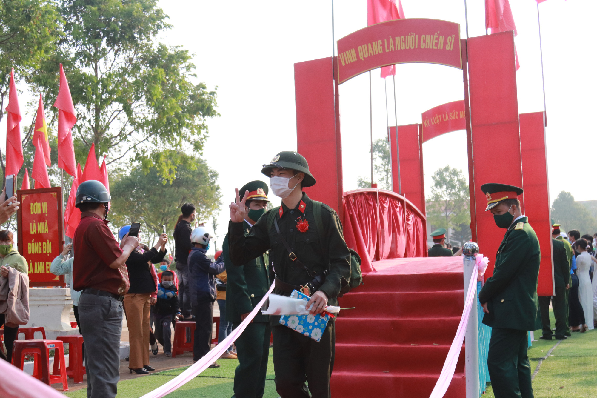 Nữ tân binh: Nghĩa vụ bảo vệ Tổ quốc không chỉ của riêng nam giới - Ảnh 6.