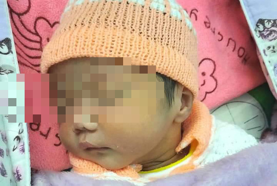 Bỏ rơi trẻ sơ sinh kèm thư... "mong con thông cảm cho mẹ"