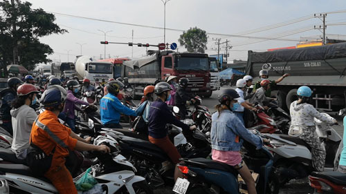 Chuẩn bị hàng ngàn tỉ giải cứu Quốc lộ 51 - Ảnh 1.