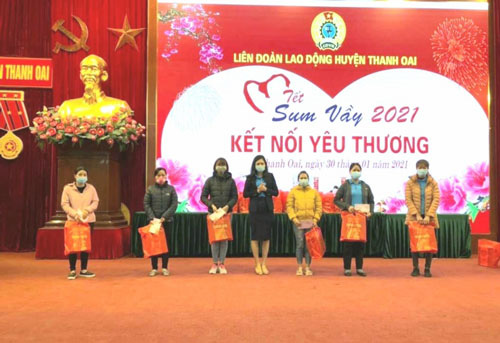 Vừa ph&ograve;ng dịch, vừa lo Tết cho c&ocirc;ng nh&acirc;n - Ảnh 1.