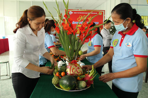Chăm lo Tết cho lao động kh&oacute; khăn - Ảnh 1.